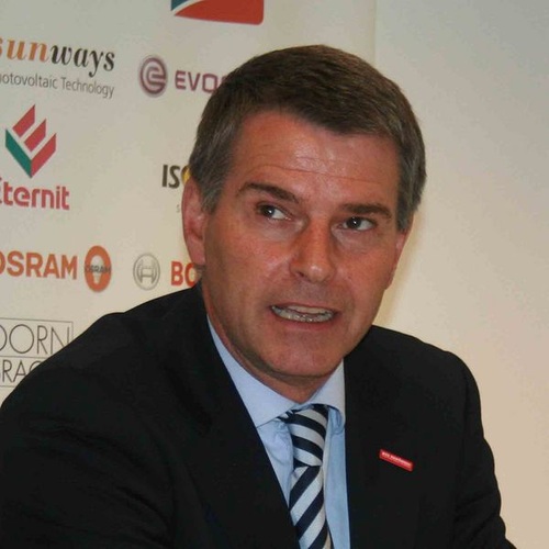 Bundesinnungsmeister des Glaserhandwerks und Präsident der glasstec 2010, Michael Gutmann. - Matthias Rehberger, GLASWELT