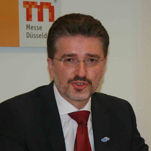Dr. Johann Overath, Hauptgeschäftsführer
Bundesverband der Glasindustrie (BV Glas). - Matthias Rehberger, GLASWELT - © Matthias Rehberger, GLASWELT
Dr. Johann Overath, Hauptgeschäftsführer
Bundesverband der Glasindustrie (BV Glas). - Matthias Rehberger, GLASWELT - © Matthias Rehberger, GLASWELT