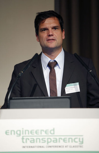 Prof. Jens Schneider von der Uni Darmstadt war Mitorganisator und Referent der Konferenz "engineered transparency". - Messe Düsseldorf