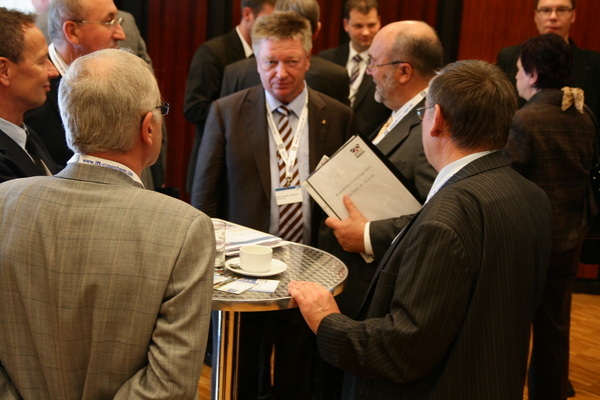 Gespräche zwischen den Vortragsblöcken - Daniel Mund / GLASWELT