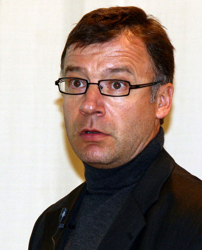 Christoph Rellstab von der Bieler Hochschule zeigte Hochleistungsfenster mit Zusatzfunktionen. - Daniel Mund / GLASWELT