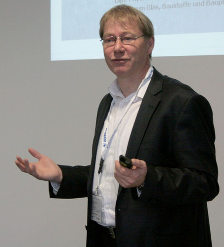 Gute Tipps gab Michael Rossa vom ift Rosenheim den anwesenden Verarbeitern. - Matthias Rehberger, GLASWELT