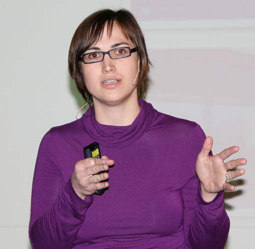 Karin Hauer vom Forschungs- und Prüfzentrum der HFA. - Daniel Mund / GLASWELT