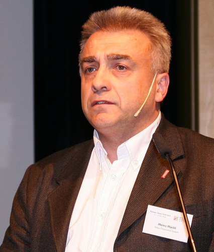 Heinz Hackl, Velux Schweiz: “Wir sollten nicht Häuser bauen, um Energie zu sparen, sondern die Bewohner sollen sich darin Wohlfühlen." - Daniel Mund / GLASWELT