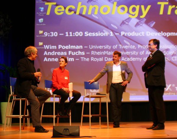 Nach jeder der 4 Sessions gab es eine Diskussionsrunde mit den Referenten. - Matthias Rehberger, GLASWELT