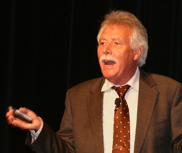 Prof. Dr. Wolfgang Wiegard - Daniel Mund / GLASWELT