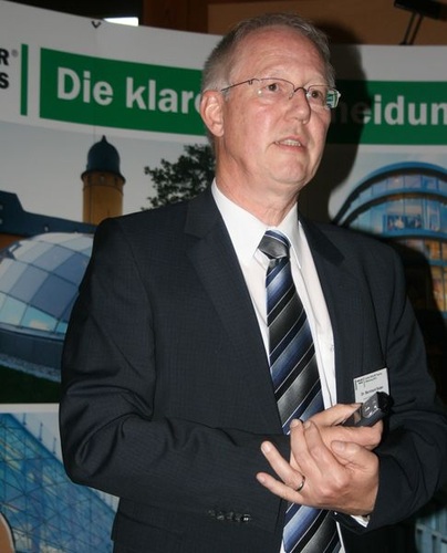 Dr. Bernhard Söder stellte das neue Arcon Topview vor. - Matthias Rehberger, GLASWELT