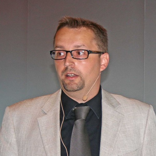 Wolfgang Dutt von der Pilkington Bauglasindustrie - Matthias Rehberger, GLASWELT