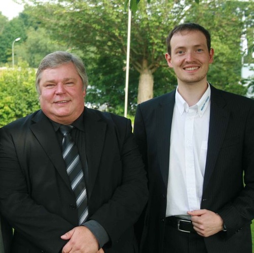 Auch Andreas Wolff (r.) wird wie sein Vorgänger von Geschäftsführer Volker Knoop unterstützt. - Matthias Rehberger, GLASWELT - © Matthias Rehberger, GLASWELT
Auch Andreas Wolff (r.) wird wie sein Vorgänger von Geschäftsführer Volker Knoop unterstützt. - Matthias Rehberger, GLASWELT - © Matthias Rehberger, GLASWELT