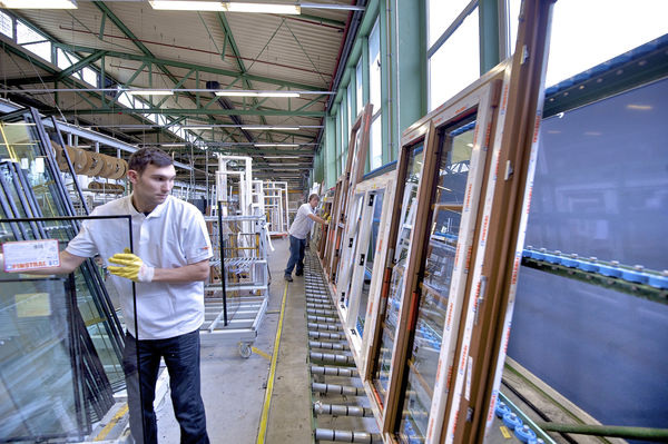 Ein Blick in die Fertigung im Finstral Werk Gochsheim - Finstral