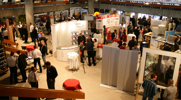 Die Ausstellung wurde während der Kongresspausen intensiv genutzt. - Daniel Mund