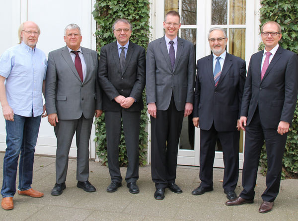 Der Vorstand des Bundesverbands Wintergarten, v.li. Dietrich Tegtmeier, Thomas Bednarz, Dr. Uwe Arndt (neu gewählt), 2. Vorsitzender Rainer Trauernicht, 1. Vorsitzender Dr. Steffen Spenke und Peter Ertelt. - Matthias Rehberger, GLASWELT