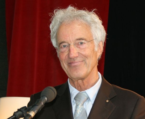 Fritz Werner Schüt: “Seit 175 Jahre arbeiten wir mit Fleiß, Beständigkeit und Zielstrebigkeit daran, immer die Nase gegenüber dem Wettbewerb vorne zu haben.“ - Matthias Rehberger, GLASWELT