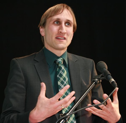 Heinz-Werner Windhorst, der Bürgermeister von Aurich, “Mittelständische Traditionsunternehmen, wie Schüt-Duis, sind das Rückgrat und der Motor unserer heimischen Wirtschaft.“ - Matthias Rehberger, GLASWELT