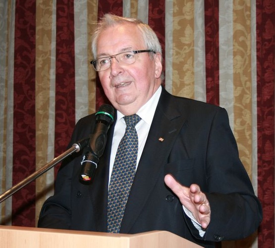 Der frühere Umweltminister Klaus Töpfer hielt einen mitreißenden Vortrag. - Matthias Rehberger, GLASWELT