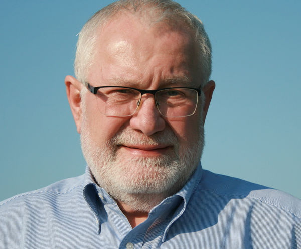 MIt der Investition in den neuen Vorspannofen für Dünnglas sieht sich Hans Franke, Geschäftsführer und Mitinhaber von Energy Glas, für zukünftige Marktanforderungen gut gewappnet. - Matthias Rehberger, GLASWELT