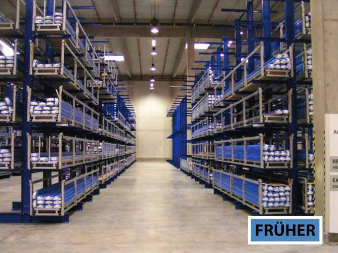 Gerade die Reduzierung der Zwischenabstände von den Hochregalen habe deutlich zur Erhöhung der Lagerkapazität beigetragen. - © Alutech
Gerade die Reduzierung der Zwischenabstände von den Hochregalen habe deutlich zur Erhöhung der Lagerkapazität beigetragen. - Alutech