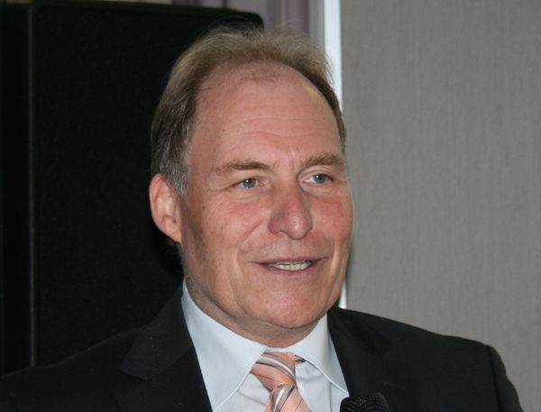 ift-Leiter Ulrich Sieberath: “Dem Plusenergiehaus gehört die Zukunft, dazu braucht es entsprechende Fenster.“ - Matthias Rehberger, GLASWELT - © Matthias Rehberger, GLASWELT
ift-Leiter Ulrich Sieberath: “Dem Plusenergiehaus gehört die Zukunft, dazu braucht es entsprechende Fenster.“ - Matthias Rehberger, GLASWELT - © Matthias Rehberger, GLASWELT