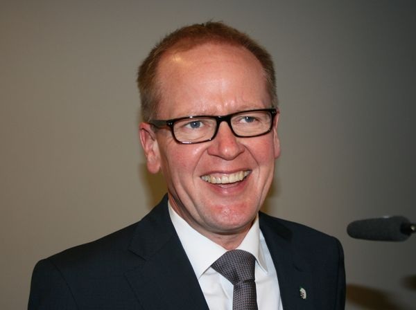 BF-Geschäftsführer Jochen Grönegräs freute sich über die gut besuchte Veranstaltung. - Matthias Rehberger, GLASWELT