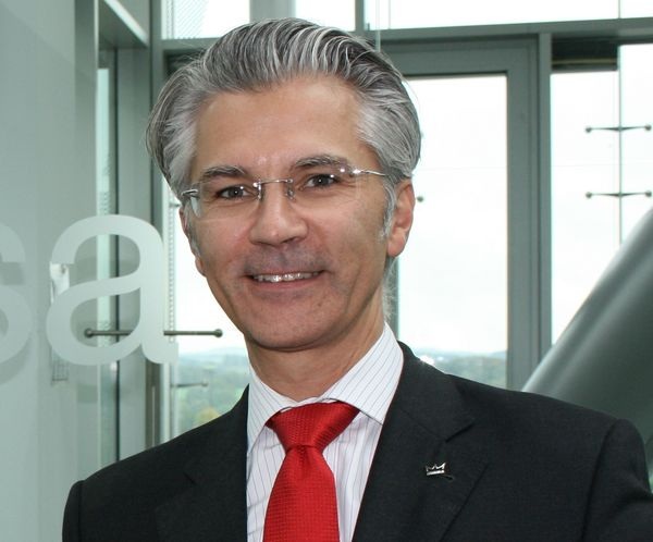 Dorma Geschäftsführer Thomas P. Wagner: “Die sehr guten Umsatzentwicklungen in Amerika und Asien konnten den Umsatzrückgang in Europa nicht völlig kompensieren.“ - Matthias Rehberger, www.glaswelt.de