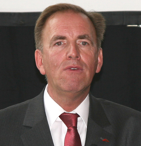 Rechnet trotz eines “schlechten Marktumfeldes“ damit, dass die Roto-Gruppe den Vorjahresumsatz von 652 Mio. Euro 2013 egalisiert: Michael Stangier. Bei “optimalem Verlauf“ kann sogar ein kleines Plus herausspringen, sagte der Finanzvorstand des Bauzulieferers. - Daniel Mund / glaswelt.de