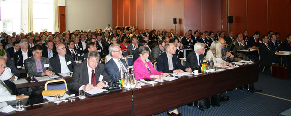 Rund 220 Teilnehmer auf dem diesjährigen VFF-Jahreskongress in Berlin - Daniel Mund / glaswelt.de - © Daniel Mund / glaswelt.de
