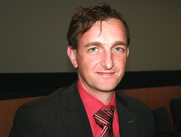 Thomas Reinhard von Kneer Südfenster sieht große Automatisierungs-Potentiale bei Haustüren und im Bereich Beschattung. Foto: Matthias Rehberger, www.glaswelt.de Thomas Reinhard von Kneer Südfenster sieht große Automatisierungs-Potentiale bei Haustüren und im Bereich Beschattung. Foto: Matthias Rehberger, www.glaswelt.de