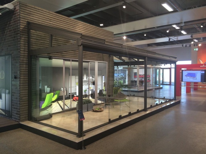 Der Showroom zeigt die einzelnen Weinor-Systemlösungen mit individuellen Terrassenwelten. - © Weinor
 Der Showroom zeigt die einzelnen Weinor-Systemlösungen mit individuellen Terrassenwelten. - Weinor