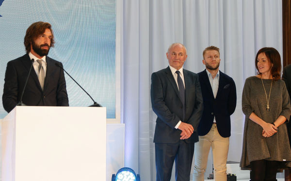 Auch Andrea Pirlo grüßte als Markenbotschafter die Festgesellschaft. - Daniel Mund / glaswelt.de