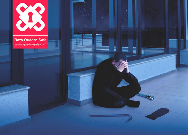 Die Zahl der Einbruchsdelikte steigt seit 2008 kontinuierlich und kletterte 2013 auf 150.000. Doch Widerstand ist nicht zwecklos. Dieses Motto wählte auch der Bauzulieferer für eine vernetzte Einbruchschutz-Kampagne, zu der Anfang November 2014 der offizielle Startschuss fiel. - Roto