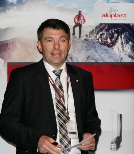 aluplast Vertriebsleiter Jürgen Huber - Daniel Mund / glaswelt.de - © Daniel Mund / glaswelt.de
aluplast Vertriebsleiter Jürgen Huber - Daniel Mund / glaswelt.de - © Daniel Mund / glaswelt.de