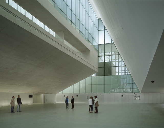 Gebäude in aller Welt werden heute mit Gläsern von Okalux ausgestattet, wie hier das Kongresszentrum im spanischen Zaragoza. - Roland Halbe - © Roland Halbe
