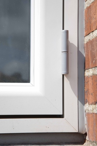 Während im deutschsprachigen Raum Dreh-Kipp-Fenstersysteme Marktstandard sind, dominieren in Skandinavien nach außen öffnende Fenster und Schiebefenster. - Kastrup