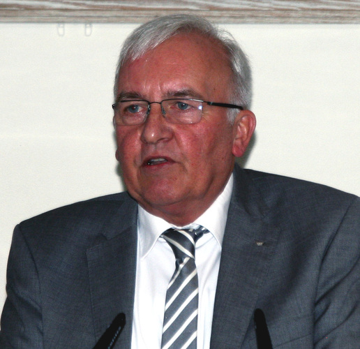 Dr. Winfried Heusler, Senior Vice President bei der Schüco International KG und Experte für Gebäudehüllen auf dem Swisspacer Symposium - Daniel Mund