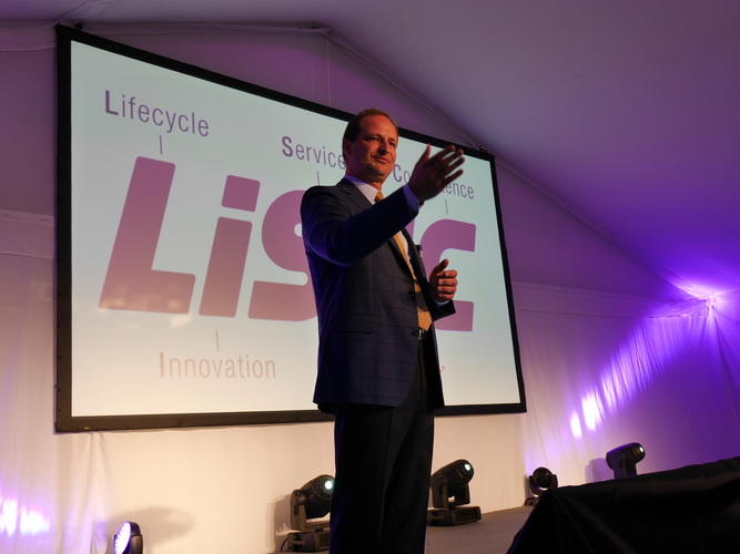 Lisec GF Othmar Sailer. “Im Glass Forum können wir unseren Kunden die jüngsten Anlagen im Vollbetrieb und unter Realbedingungen vorstellen." - Matthias Rehberger