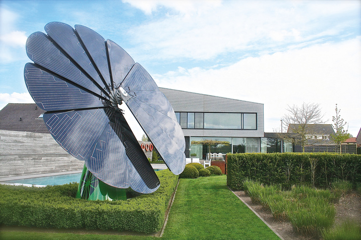 Auch die gläsernen Blätter für die weltweit ersten mobilen Solar-Anlagen werden im Glass Forum produziert. - Smartflower Energy Technology GmbH