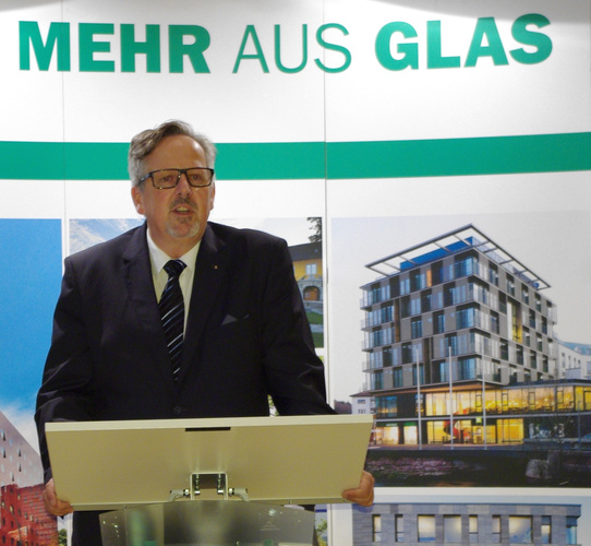 Aufsichtsratsvorsitzender Hans-Joachim Arnold - © Henry Rasch
Aufsichtsratsvorsitzender Hans-Joachim Arnold - Henry Rasch