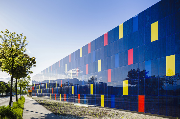 Hier die Fassadenansicht bei Tag. - © Sunovation
 Hier die Fassadenansicht bei Tag. - Sunovation