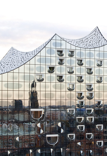 So sieht dann die fertige Fassade aus... - © Oliver Heissner /AGC Interpane
So sieht dann die fertige Fassade aus... - Oliver Heissner /AGC Interpane