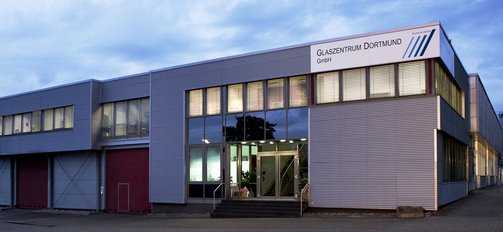 Das Glaszentrum Dortmund bietet ein breites Sortiment an Interieurgläsern und Beschlägen. - Glaszentrum Dortmund