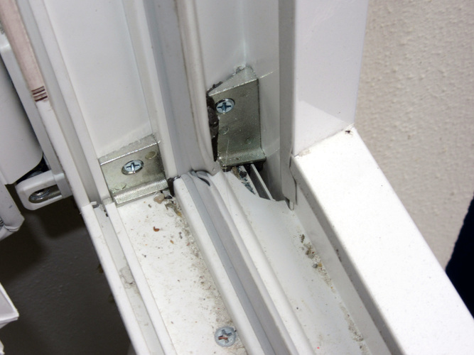 Qualität im freien Fall? — Nein, aber krasse Ausnahmen wie an diesem neuen Fenster häufen sich. - ift Rosenheim