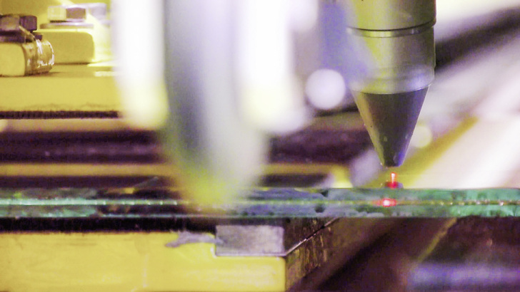 Spannend war zu hören, wie sich ­heute mittels ­Laser die VSG-Folie im ­Zuschnitt sauber trennen lässt. - Dr. Thomas Schmidt