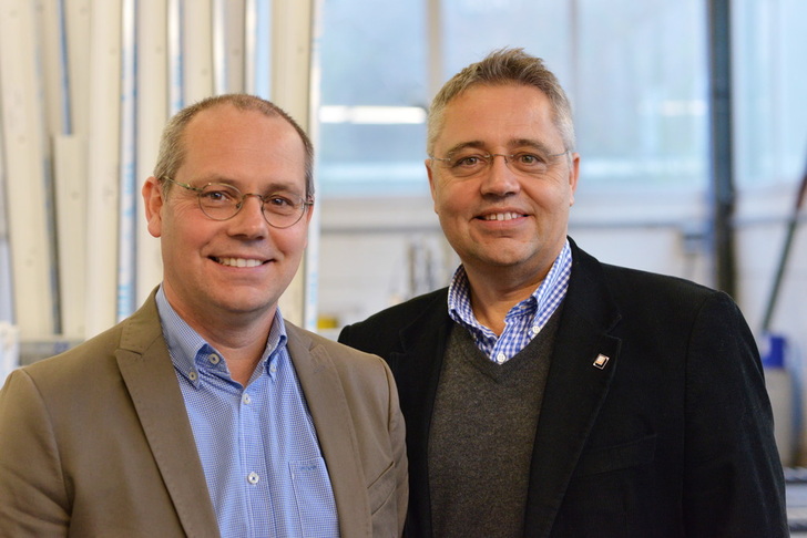 Gerd (l.) und Dr. Frank Walter leiten den Familienbetrieb in dritter Generation. - Walter Fenster + Türen - © Walter Fenster + Türen
Gerd (l.) und Dr. Frank Walter leiten den Familienbetrieb in dritter Generation. - Walter Fenster + Türen - © Walter Fenster + Türen