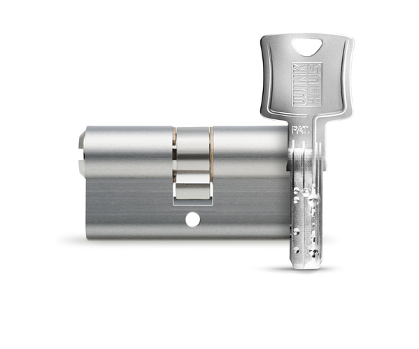 Das mechanische Schließsystem Winkhaus keyTec N-tra gefällt unter anderem mit seinem handlichen Wendeschlüssel. - Winkhaus