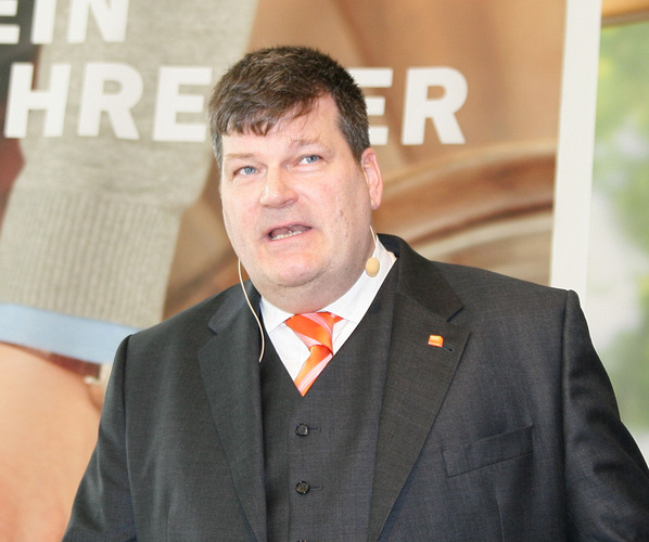 Ralf Spiekers ist beim Bundesverband Tischler Schreiner Deutschland Abteilungsleiter für die Bereiche Technik, Normung und Arbeitssicherheit. - Daniel Mund / GLASWELT