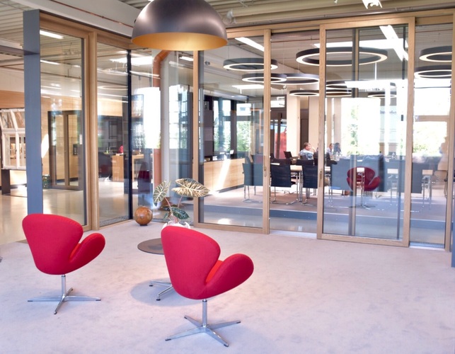 Großflächenelemente werden im separaten Pavillion thematisiert - Daniel Mund / GLASWELT