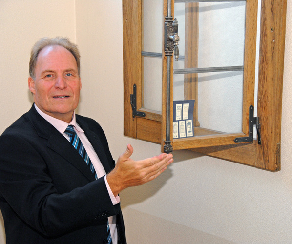 “Fensterprofessor“ Prof. Ulrich Sieberath feierte vor einigen Tagen seinen 60. Geburtstag. - ift Rosenheim