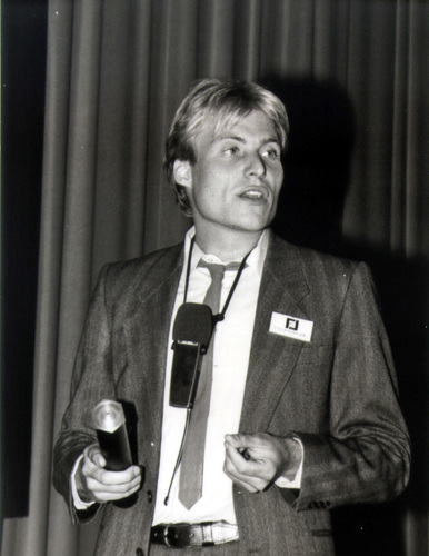 In Vorträgen und Seminaren gibt Ulrich Sieberath auch schon 1987 sein Wissen weiter. - ift Rosenheim - © ift Rosenheim
In Vorträgen und Seminaren gibt Ulrich Sieberath auch schon 1987 sein Wissen weiter. - ift Rosenheim - © ift Rosenheim