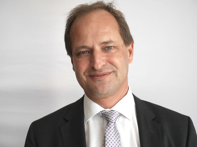 Geschäftsführer Othmar Sailer freute sich beim Open House über das positive Besucher-Feedback. - Matthias Rehberger / GLASWELT