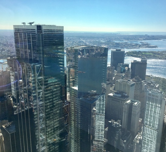 Auch der Tower 3 des WTC in New York wurde mit Fassadengläsern von Interpane ausgestattet. - Matthias Rehberger, GLASWELT - © Matthias Rehberger, GLASWELT
Auch der Tower 3 des WTC in New York wurde mit Fassadengläsern von Interpane ausgestattet. - Matthias Rehberger, GLASWELT - © Matthias Rehberger, GLASWELT
